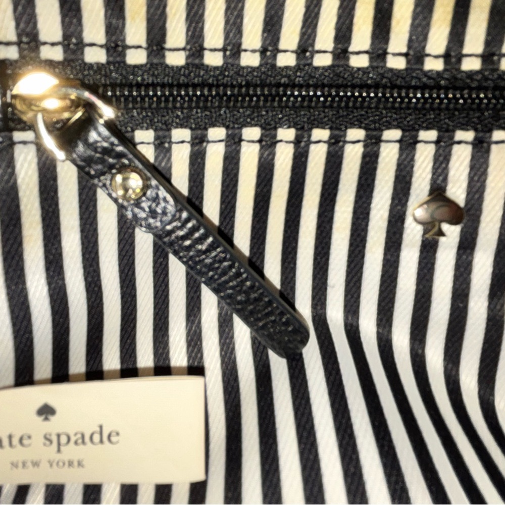 Kate Spade Black Bow on Cream Straw-like Crossbody Bag - Picture 7 of 15